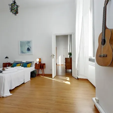 Cavour 2 Bedrooms Apartment Rom