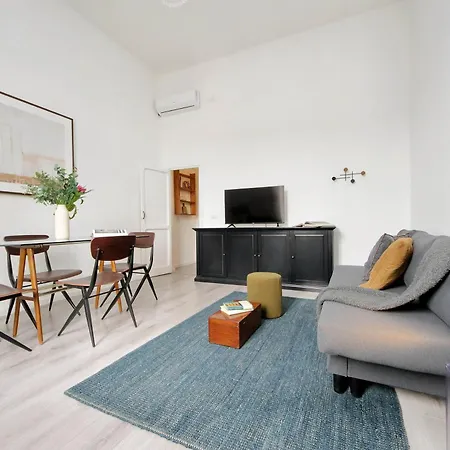 Cavour 2 Bedrooms דירה