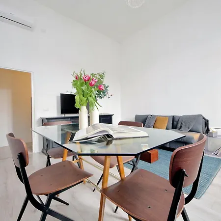 Cavour 2 Bedrooms דירה