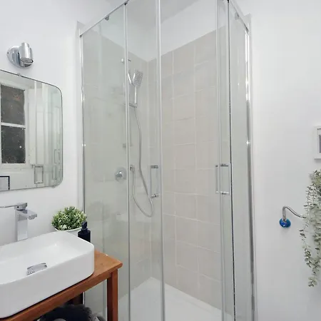 Cavour 2 Bedrooms *