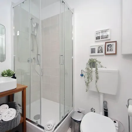 דירה Cavour 2 Bedrooms *