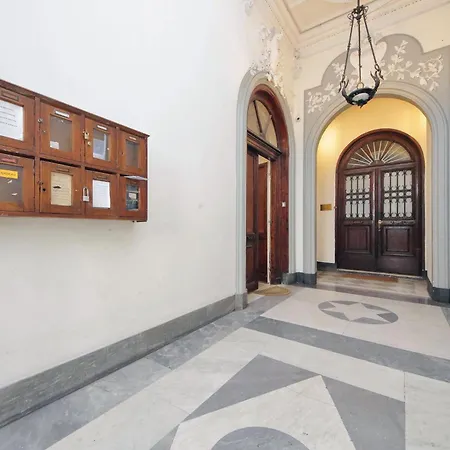 Cavour 2 Bedrooms דירה