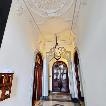 Apartment Cavour 2 Bedrooms *